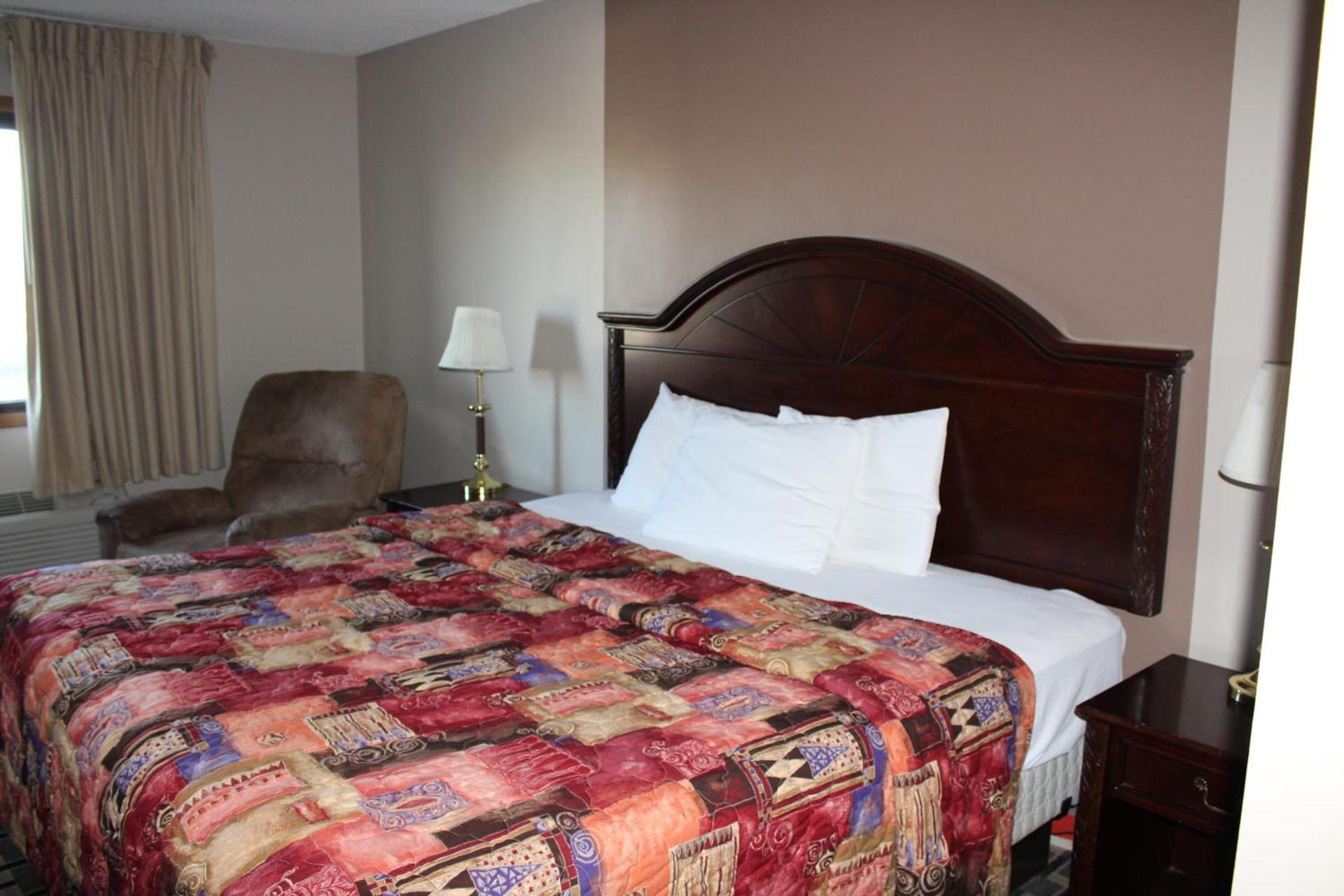 Coratel Inn and Suites Maple Grove photo 50