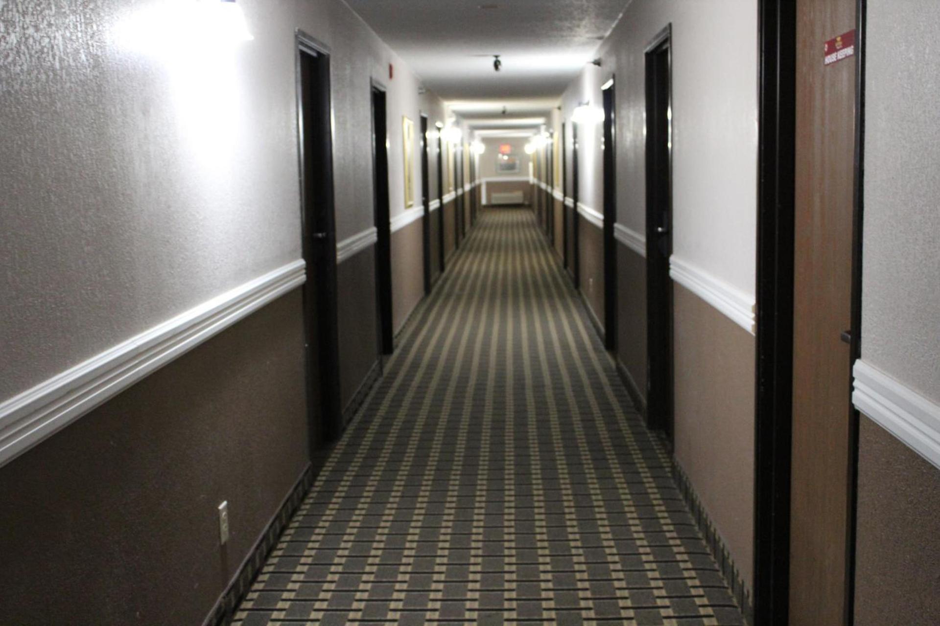 Coratel Inn and Suites Maple Grove photo 52