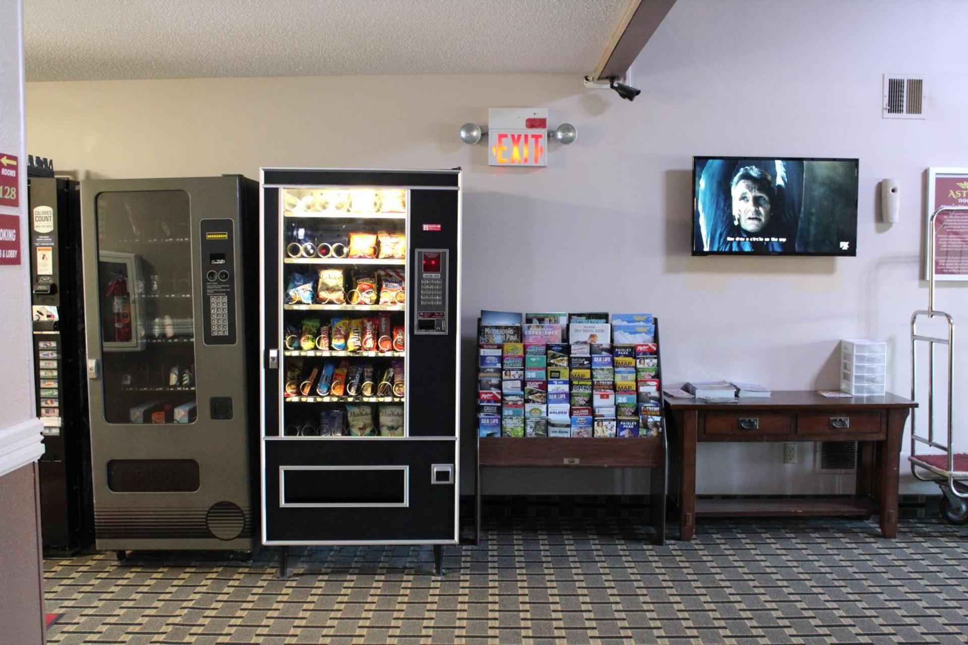 Coratel Inn and Suites Maple Grove photo 53