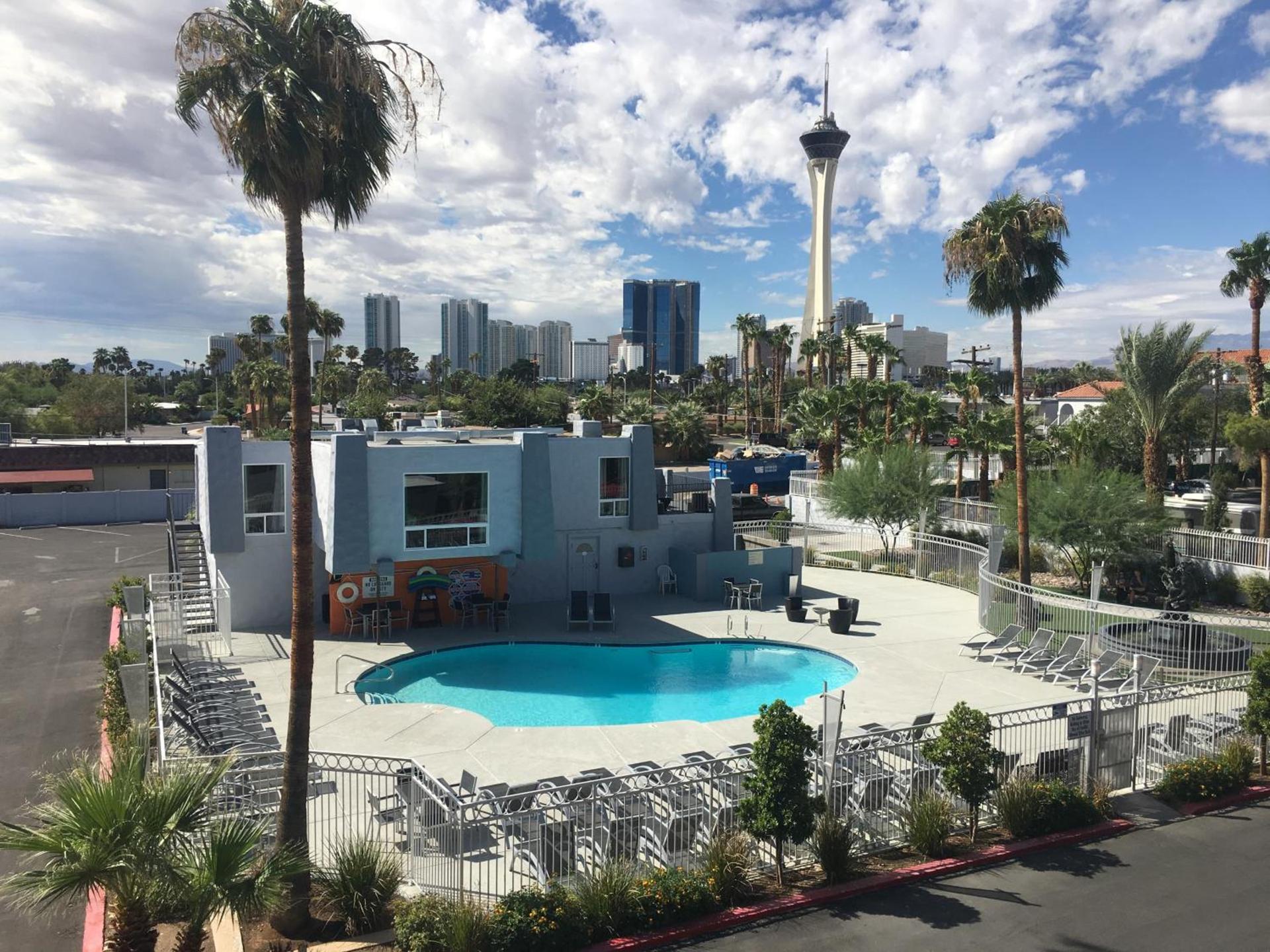 Super 8 by Wyndham Las Vegas North Strip/Fremont St. Area photo 9