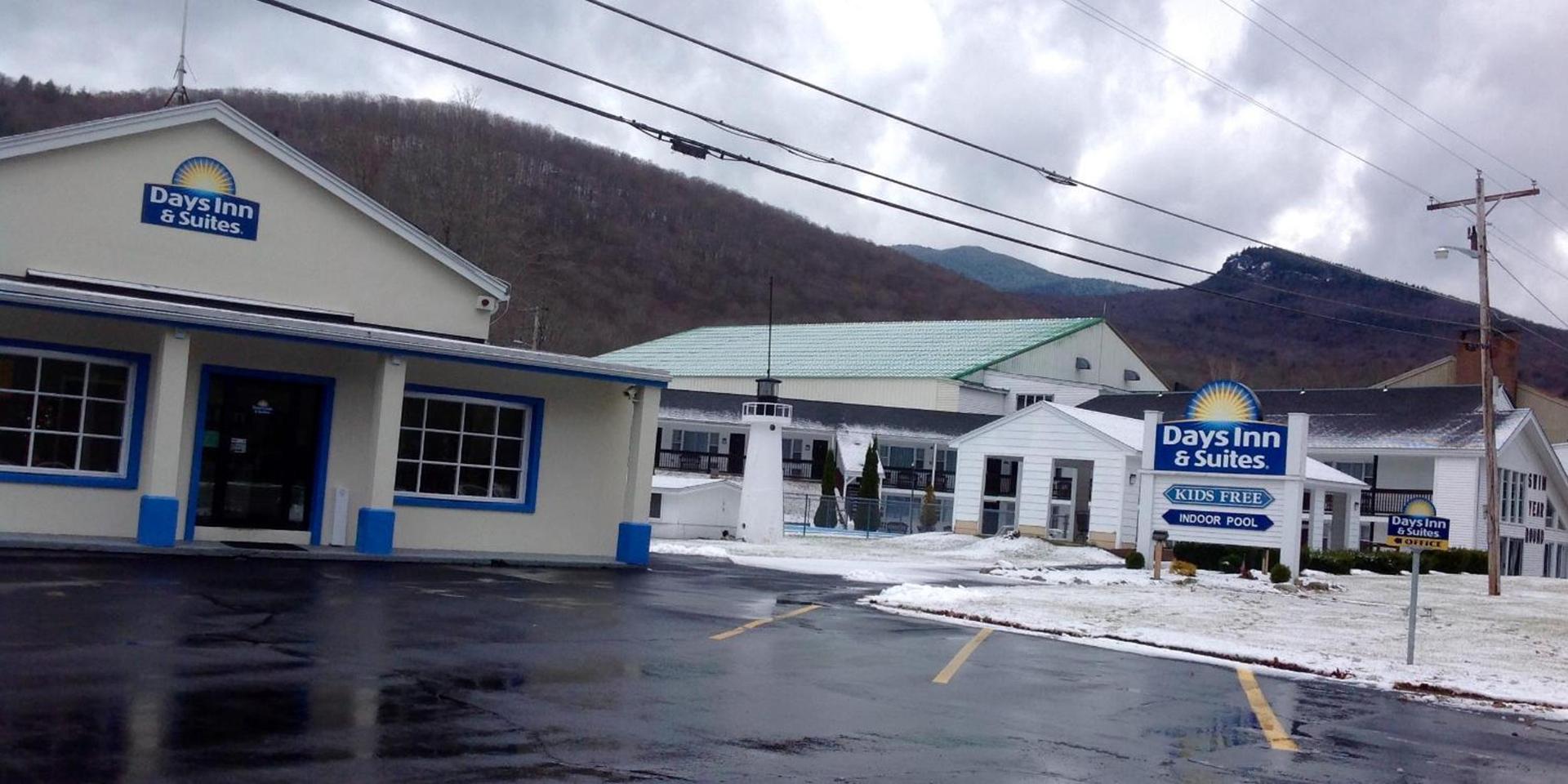 Days Inn by Wyndham Lincoln photo 38
