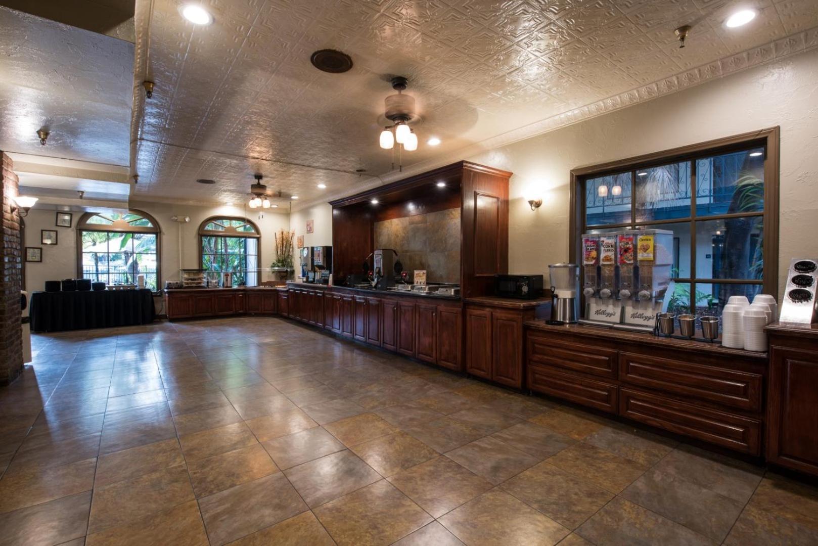 Vanllee Hotel photo 49