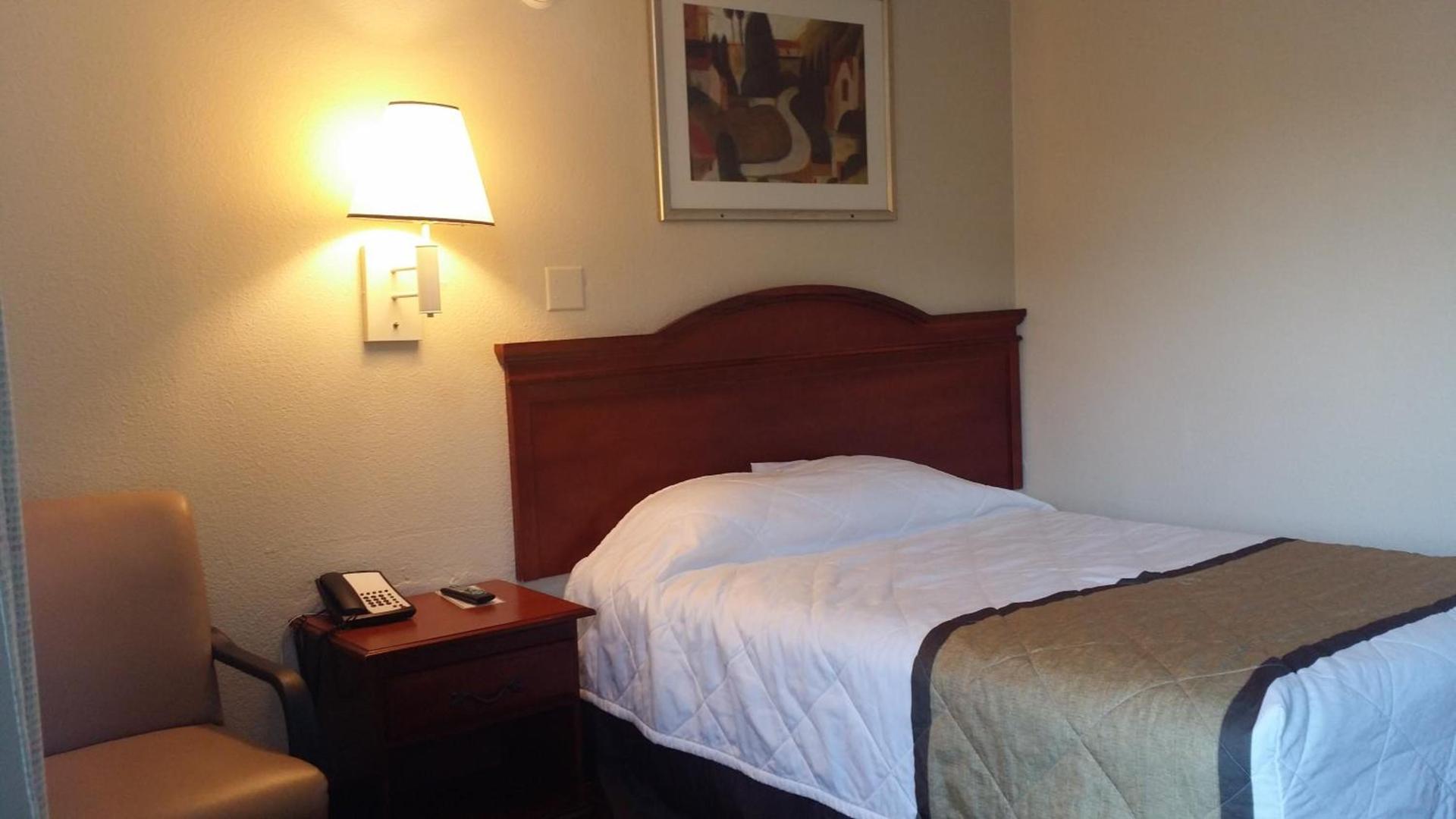Carpet Inn photo 19