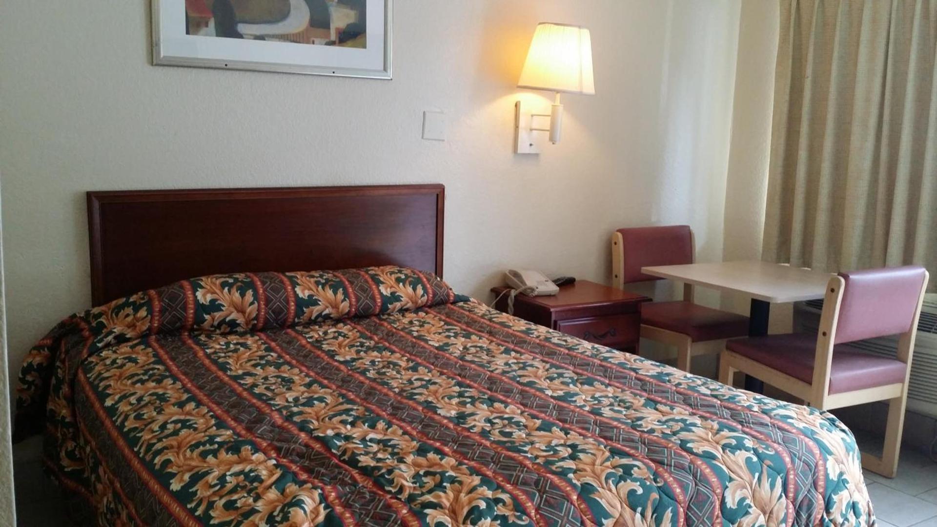 Carpet Inn photo 14