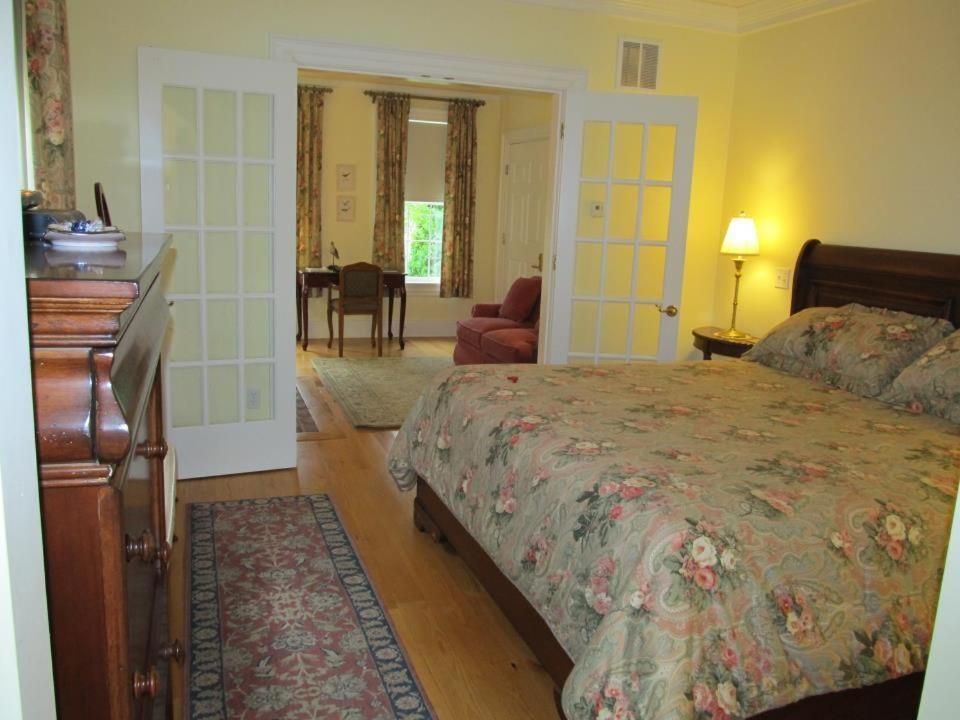 Compass Rose Inn photo 16