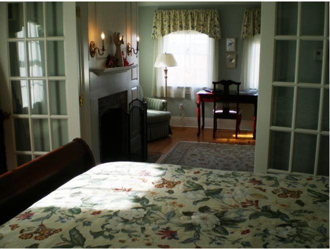 Compass Rose Inn photo 20