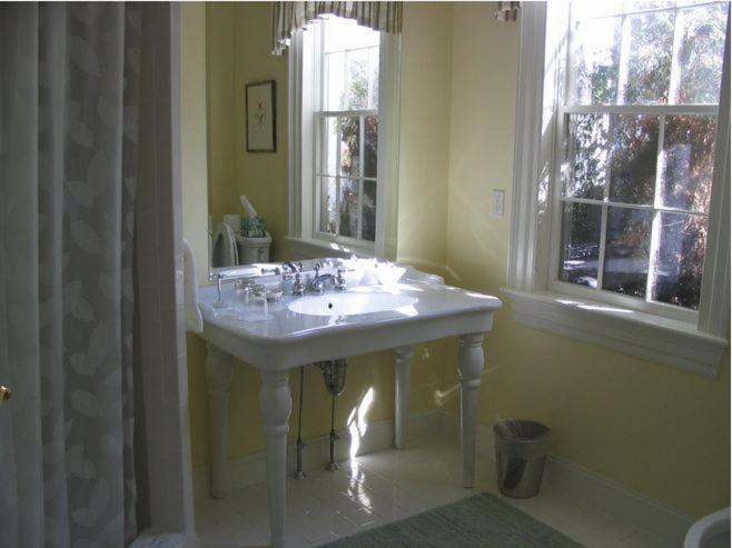 Compass Rose Inn photo 26