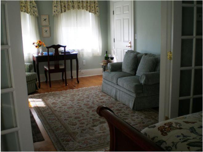Compass Rose Inn photo 22