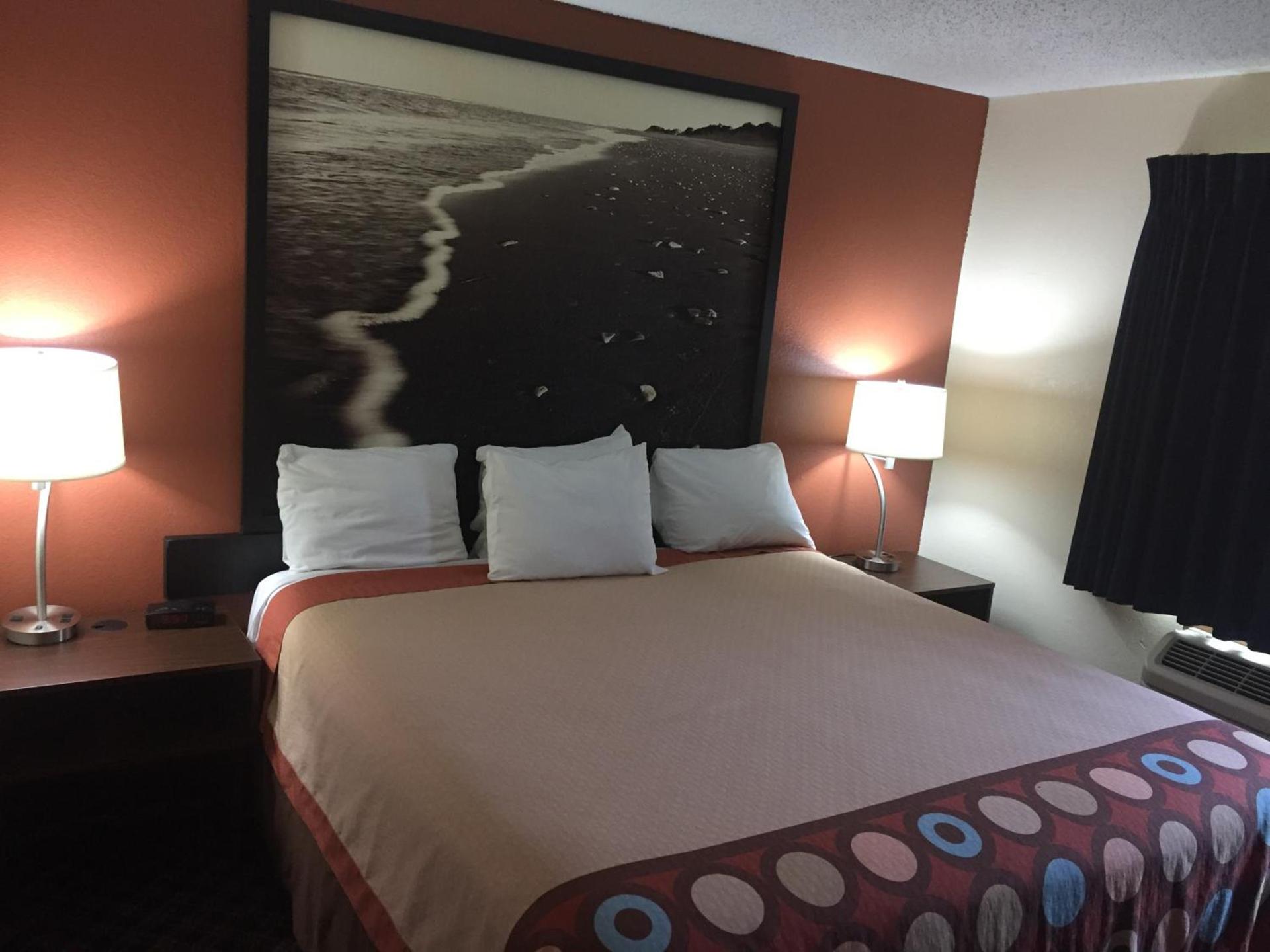 Super 8 by Wyndham College Station photo 43