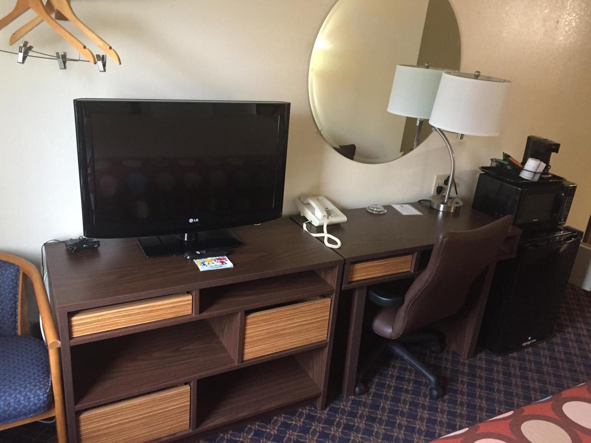 Super 8 by Wyndham College Station photo 41