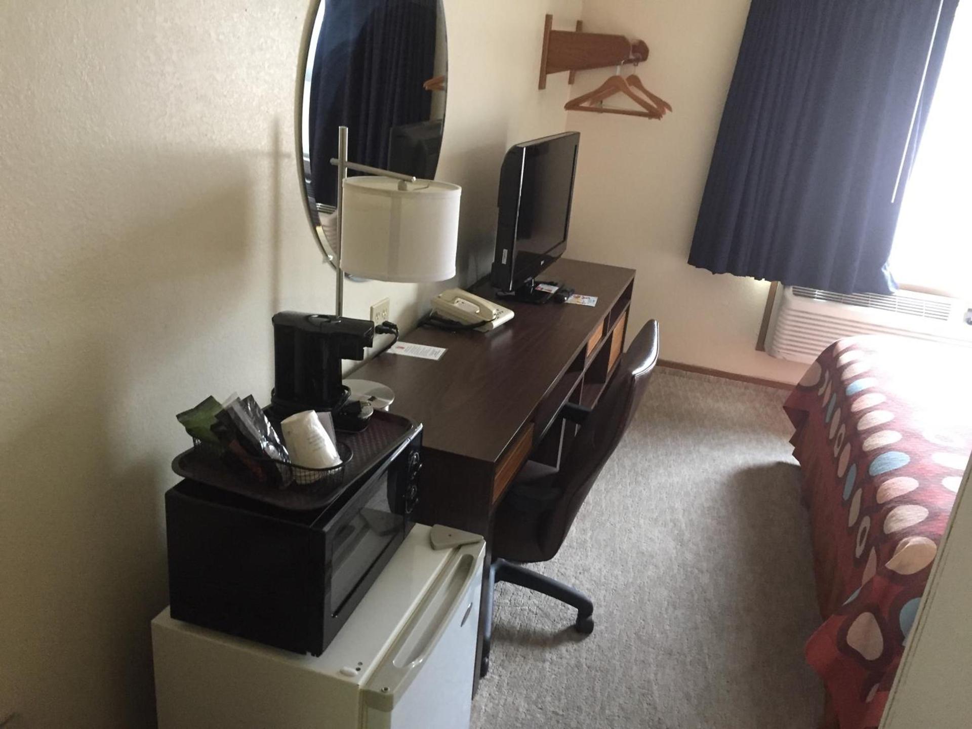 Super 8 by Wyndham College Station photo 37