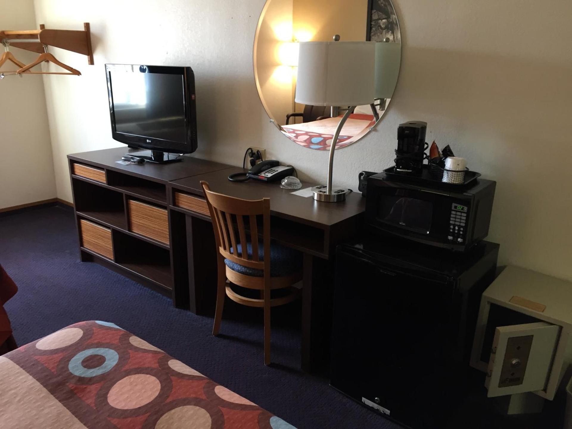 Super 8 by Wyndham College Station photo 33