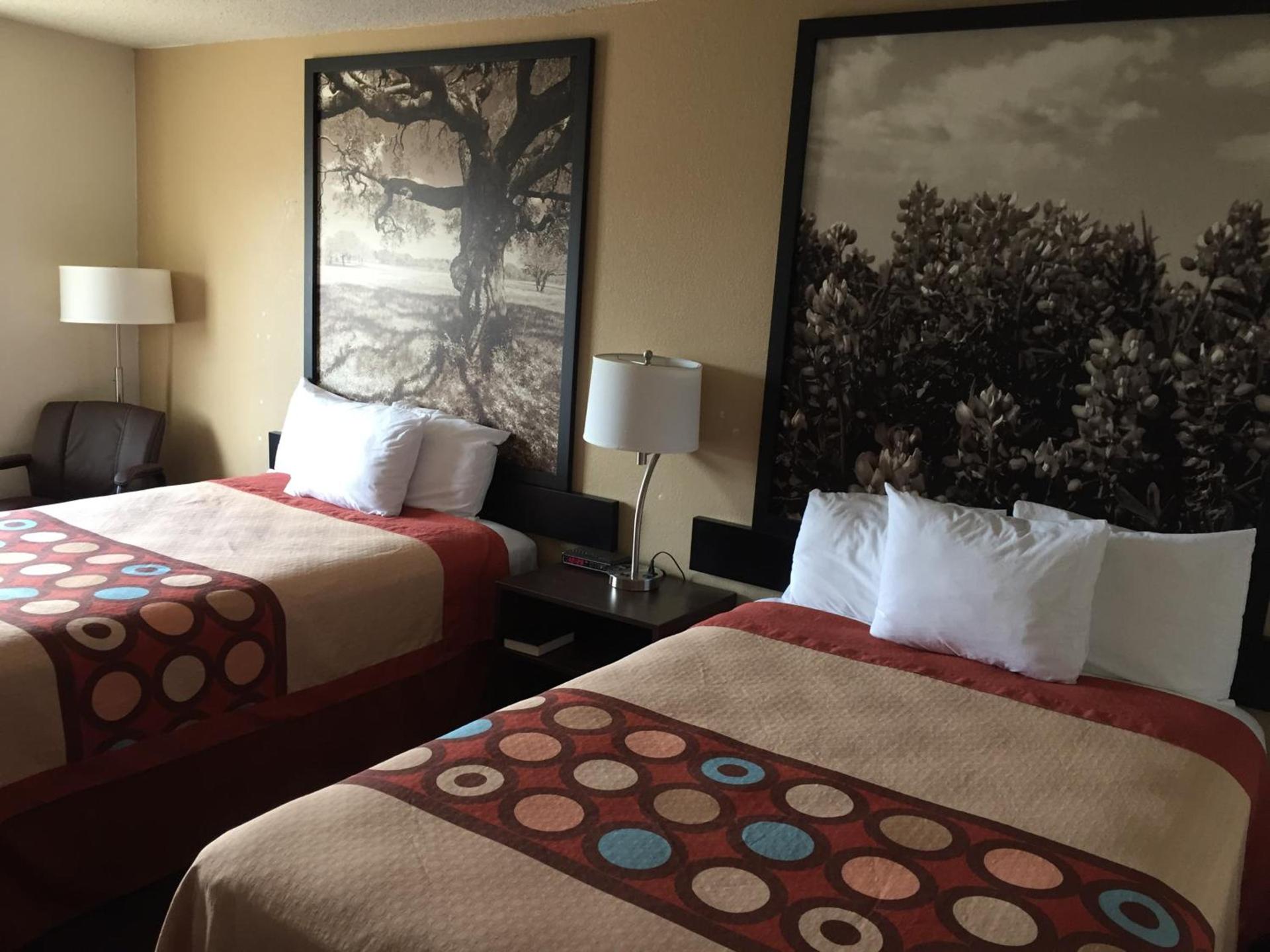 Super 8 by Wyndham College Station photo 20