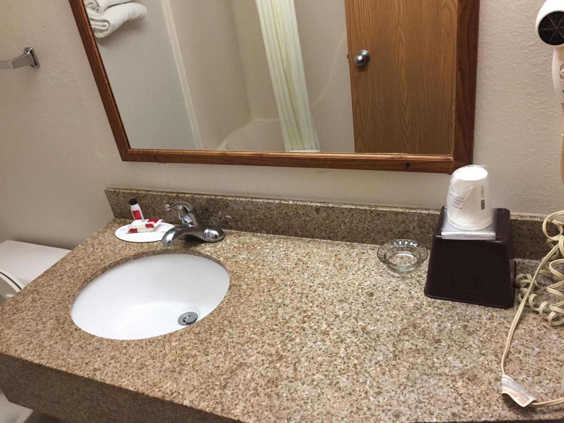 Super 8 by Wyndham College Station photo 31