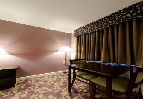 Mount Holyoke Inn photo 40