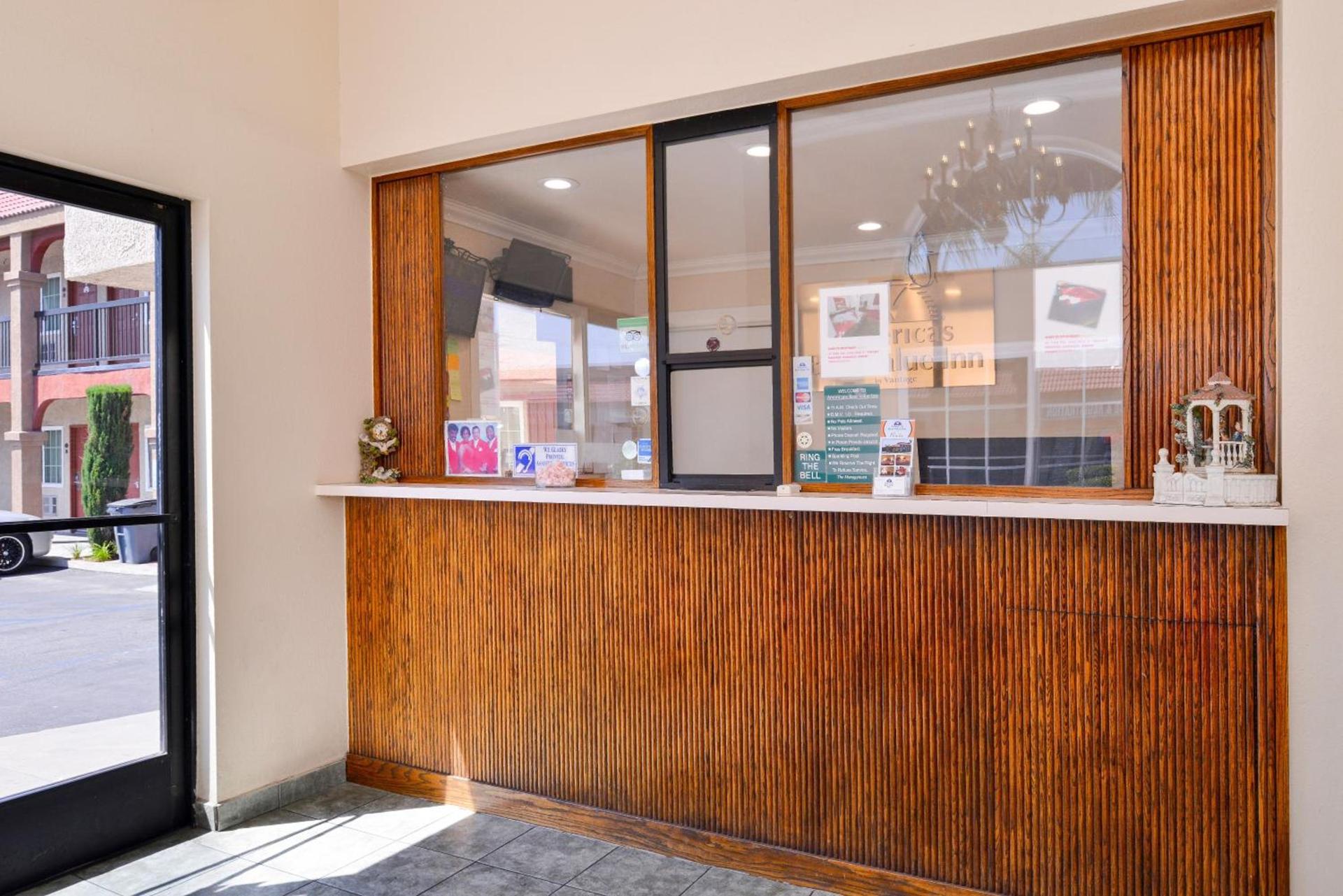 Americas Best Value Inn-Rialto photo 6