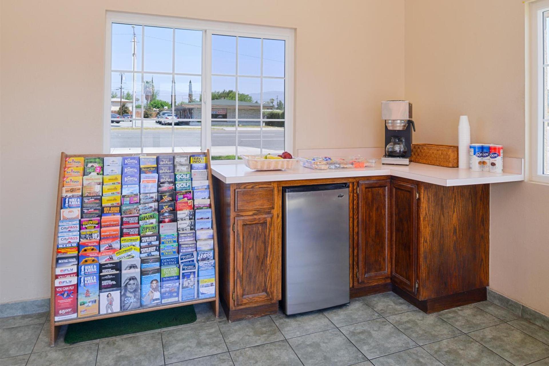 Americas Best Value Inn-Rialto photo 7