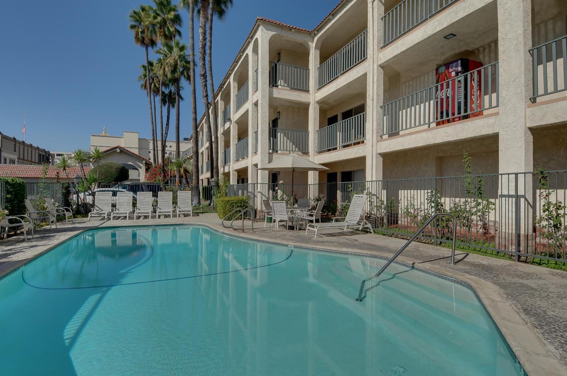 Vagabond Inn Glendale photo 6