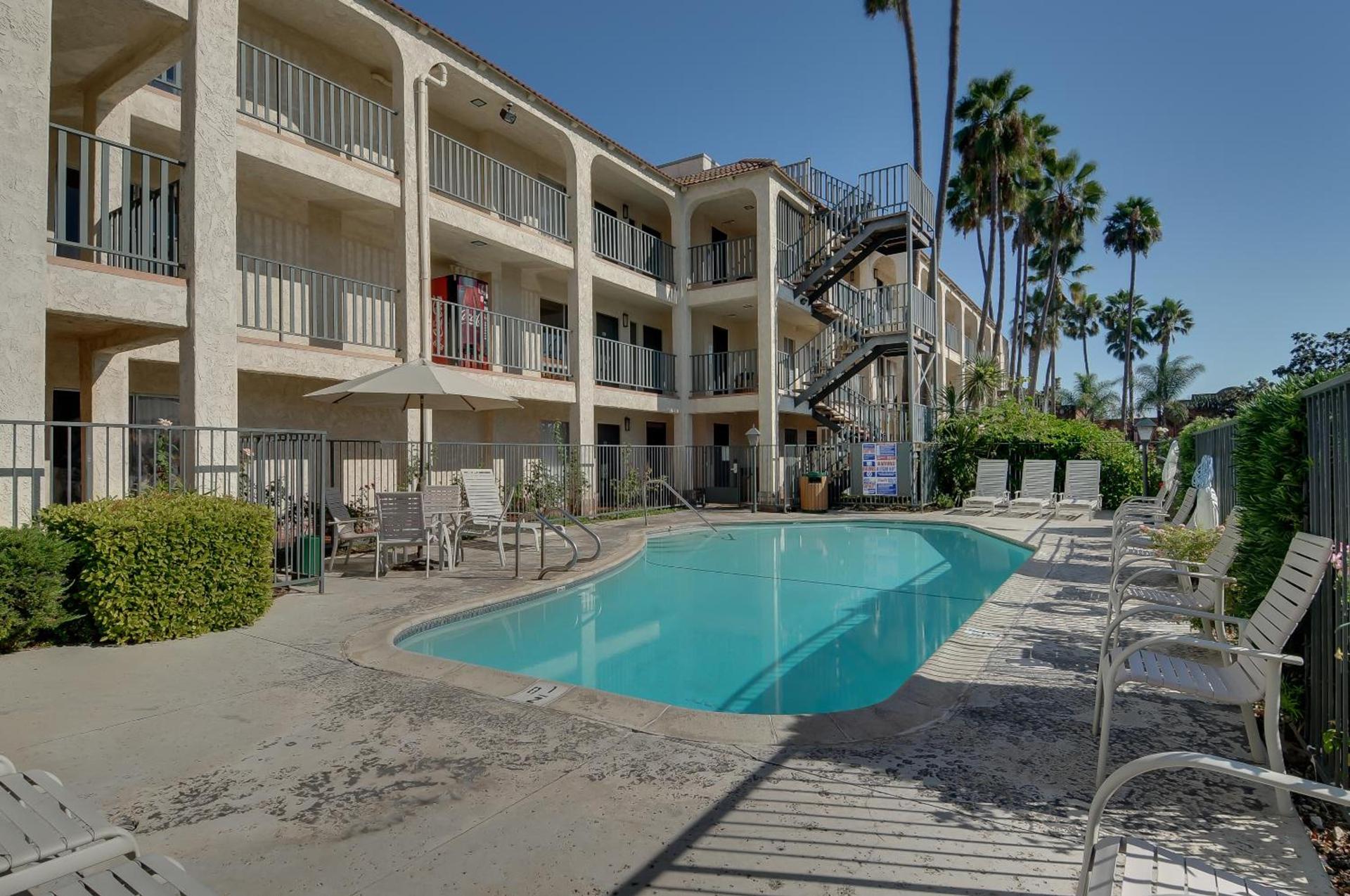Vagabond Inn Glendale photo 10