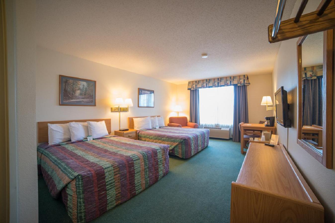 River Valley Inn & Suites photo 13