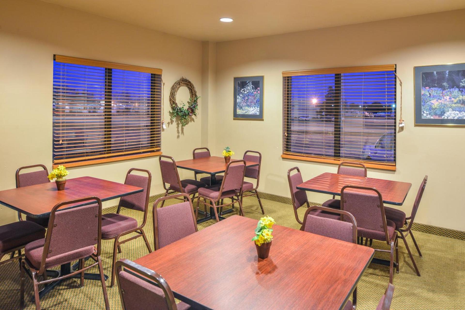 Baymont by Wyndham Sioux Falls North,I-29,Russell St, Airport photo 44