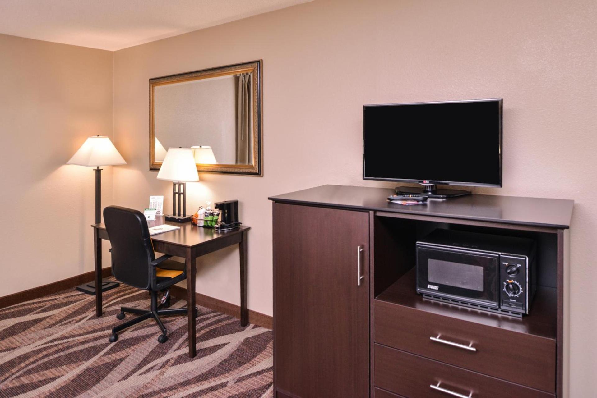 Baymont by Wyndham Sioux Falls North,I-29,Russell St, Airport photo 36