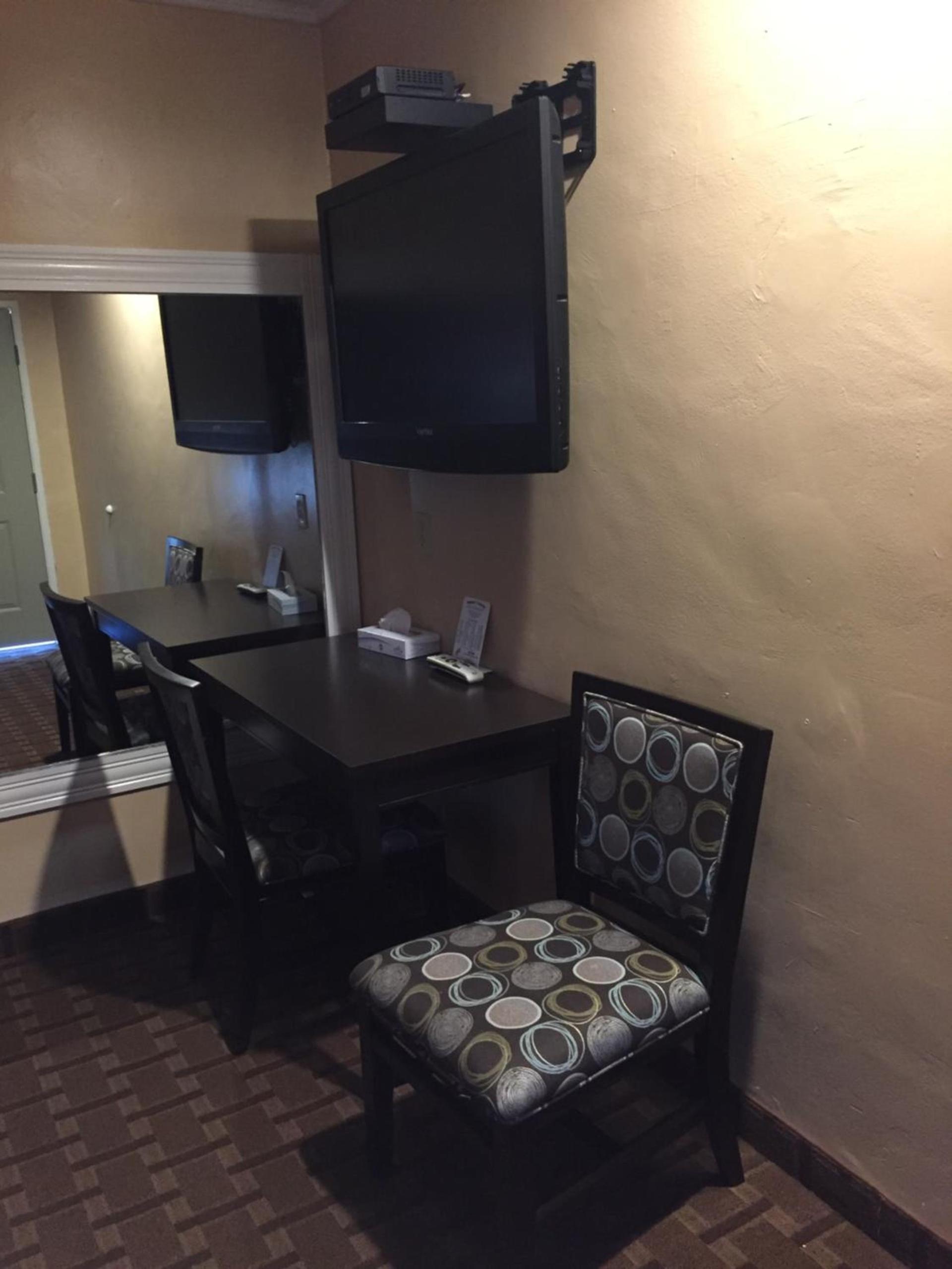 Friendship Motor Inn photo 25