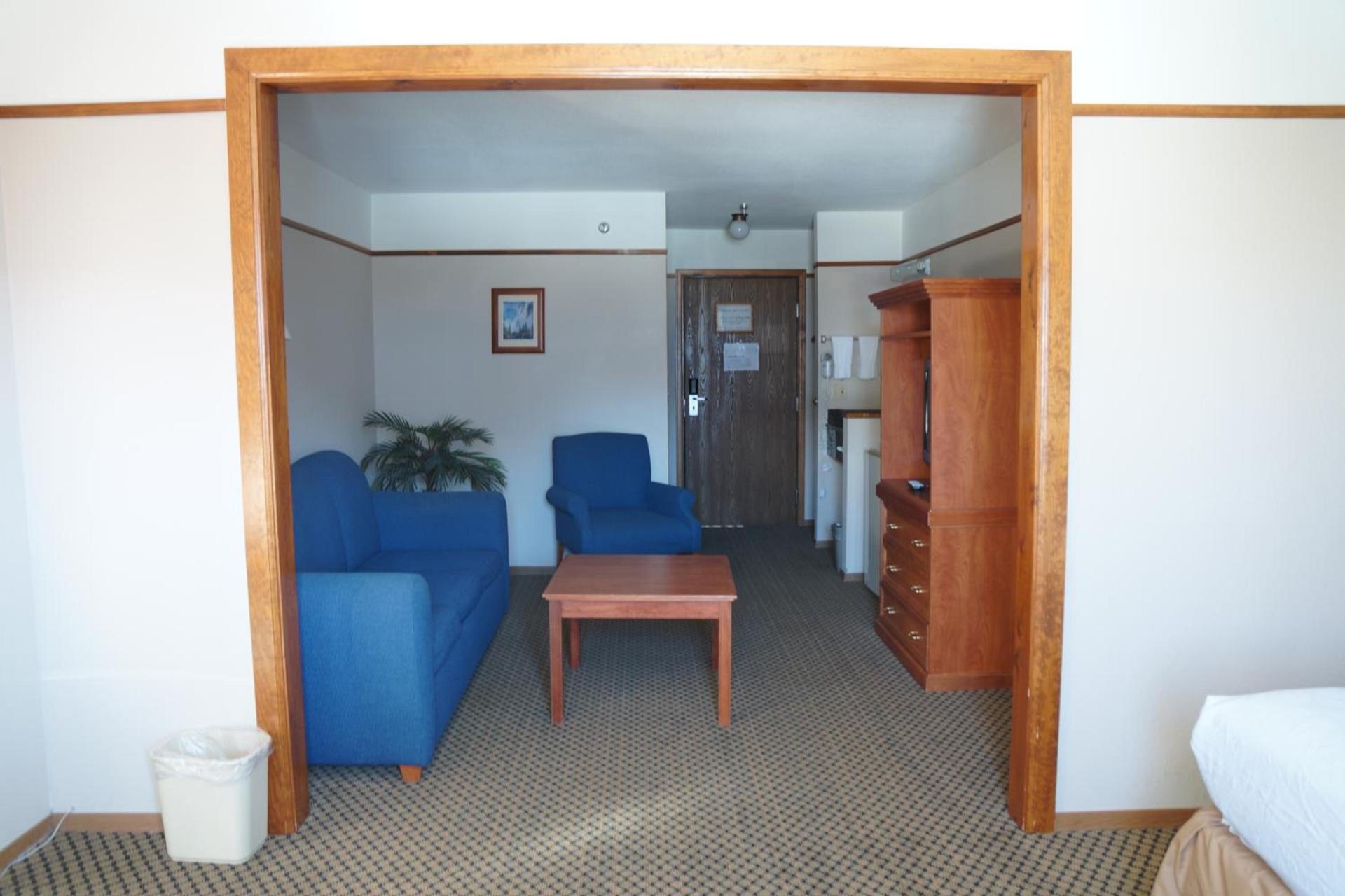 Luxury Inn & Suites photo 46