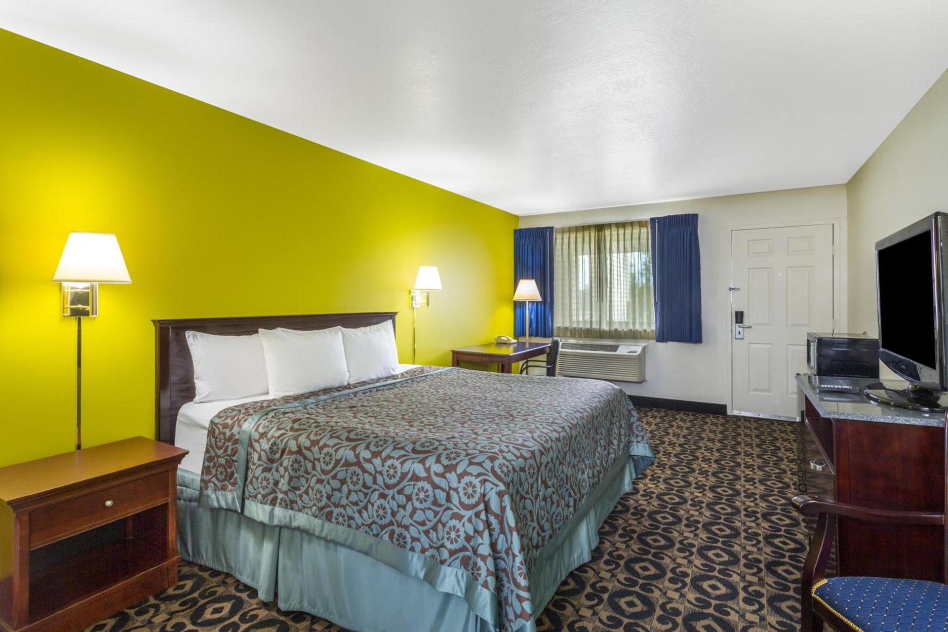 Days Inn by Wyndham Delta photo 33