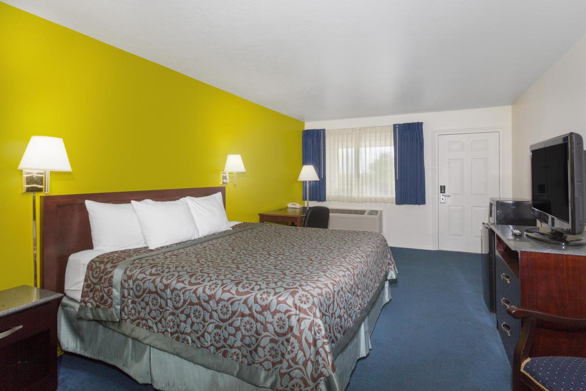 Days Inn by Wyndham Delta photo 34