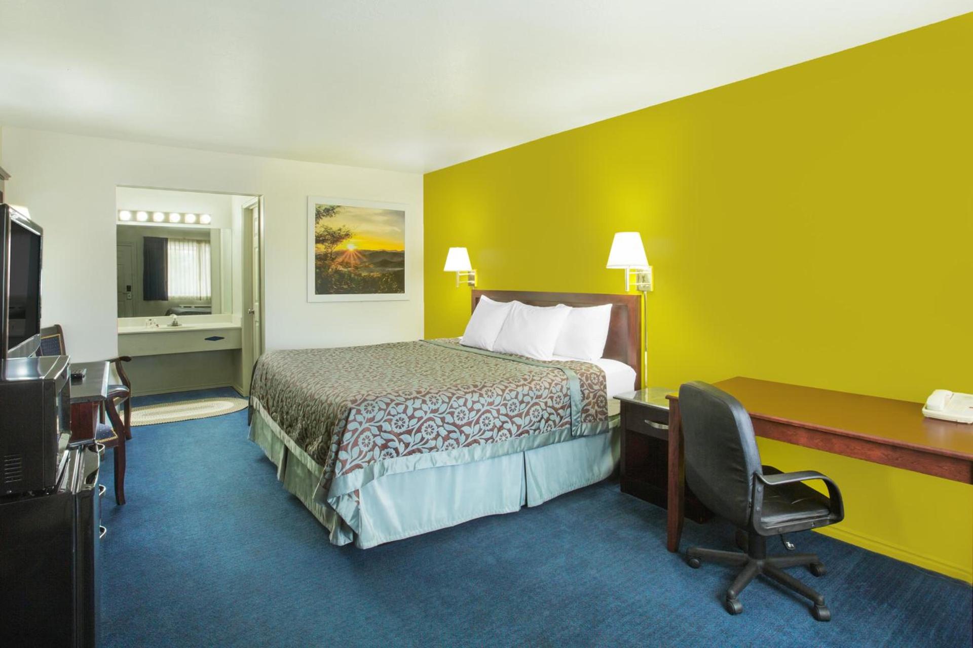 Days Inn by Wyndham Delta photo 35