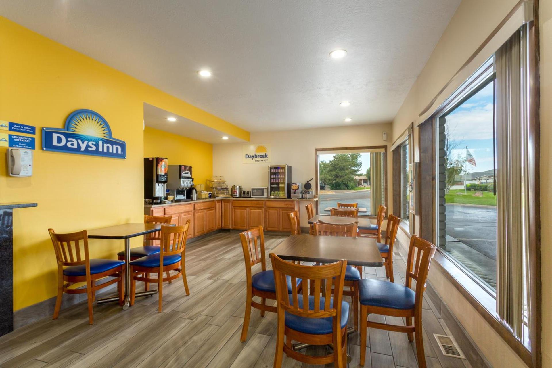 Days Inn by Wyndham Delta photo 28