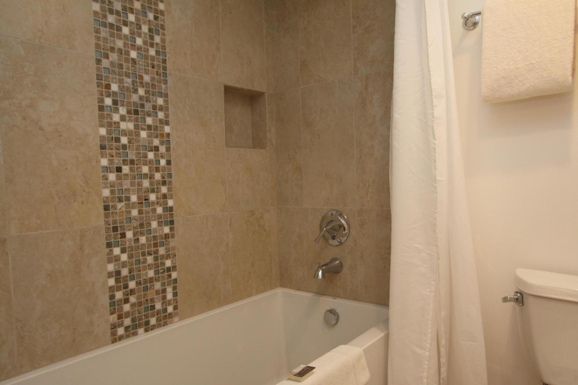 Lobos Lodge photo 36
