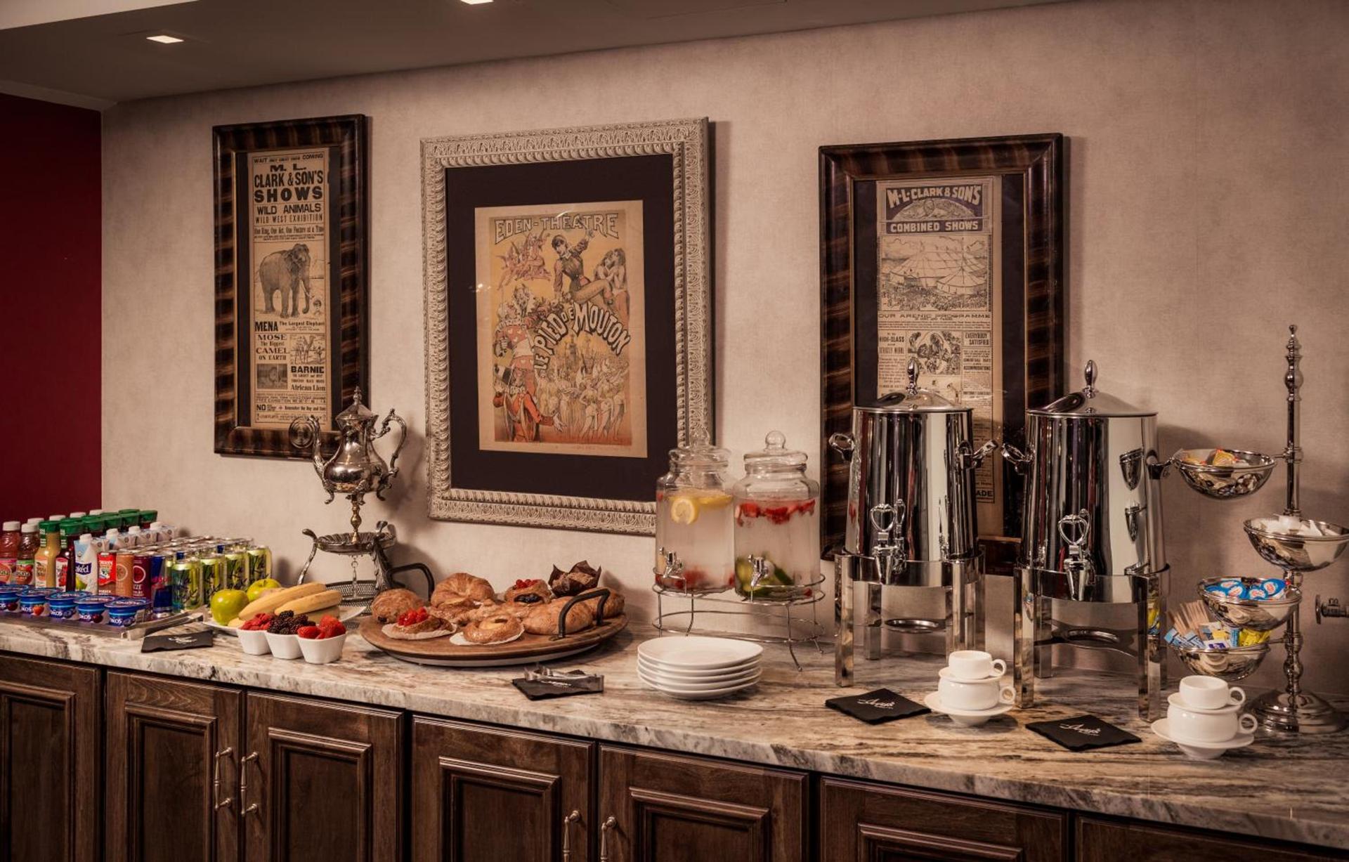 The Ivey's Hotel photo 54