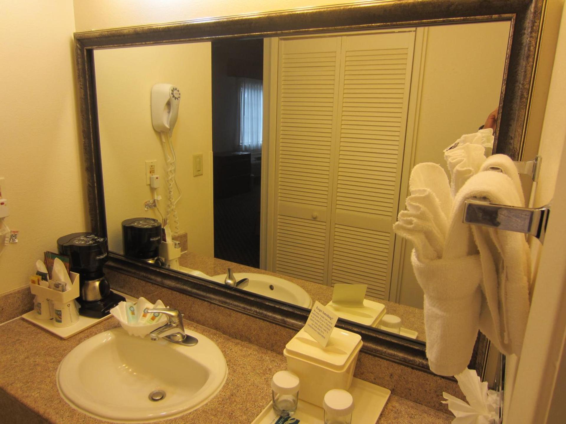 Arbor Inn Monterey photo 15
