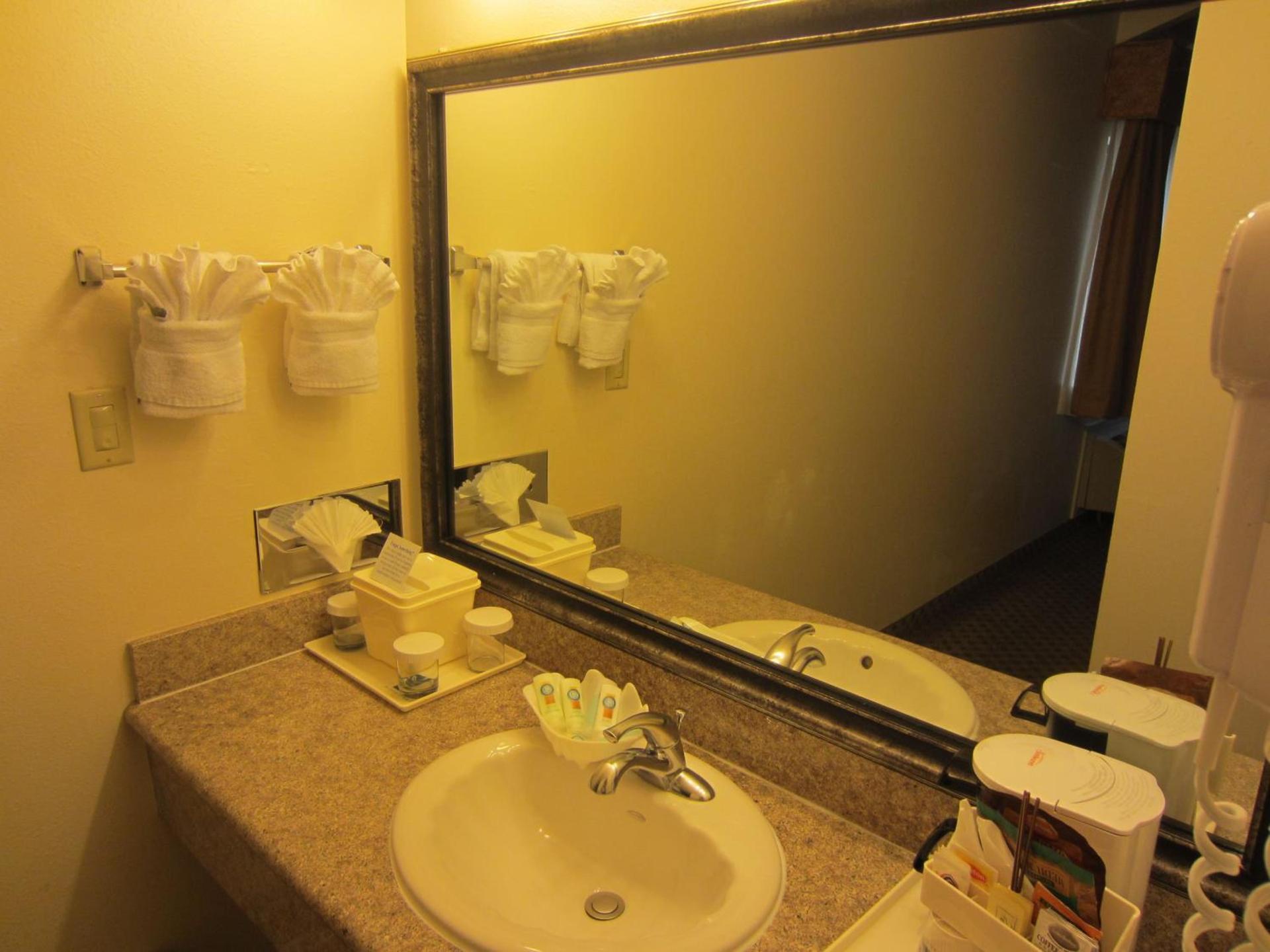 Arbor Inn Monterey photo 13