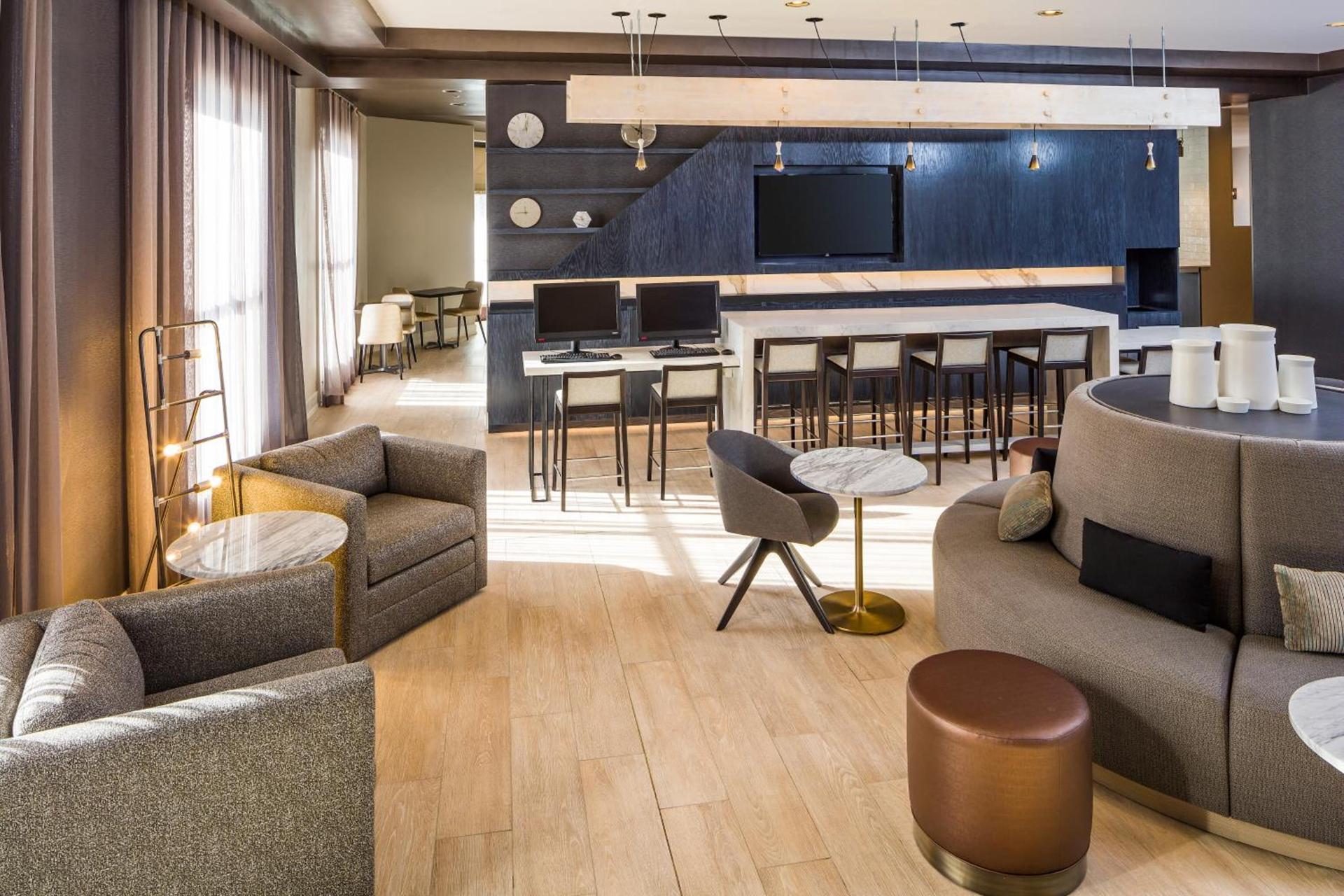 DoubleTree by Hilton Boston Logan Airport Chelsea photo 33