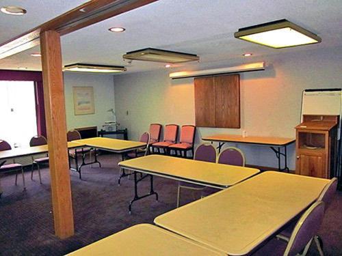 Motel 6-Richmond, IN photo 35