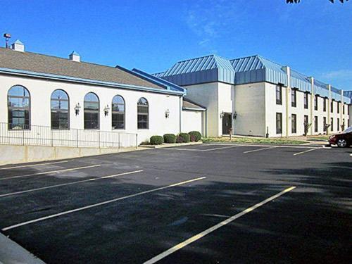 Motel 6-Richmond, IN photo 32