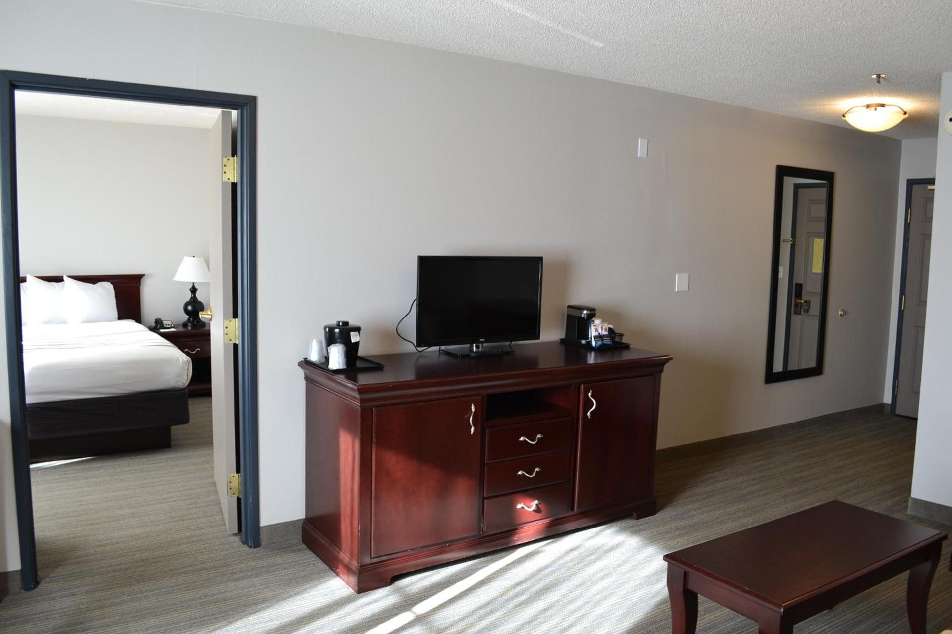 Country Inn & Suites by Radisson, Gurnee, IL photo 32