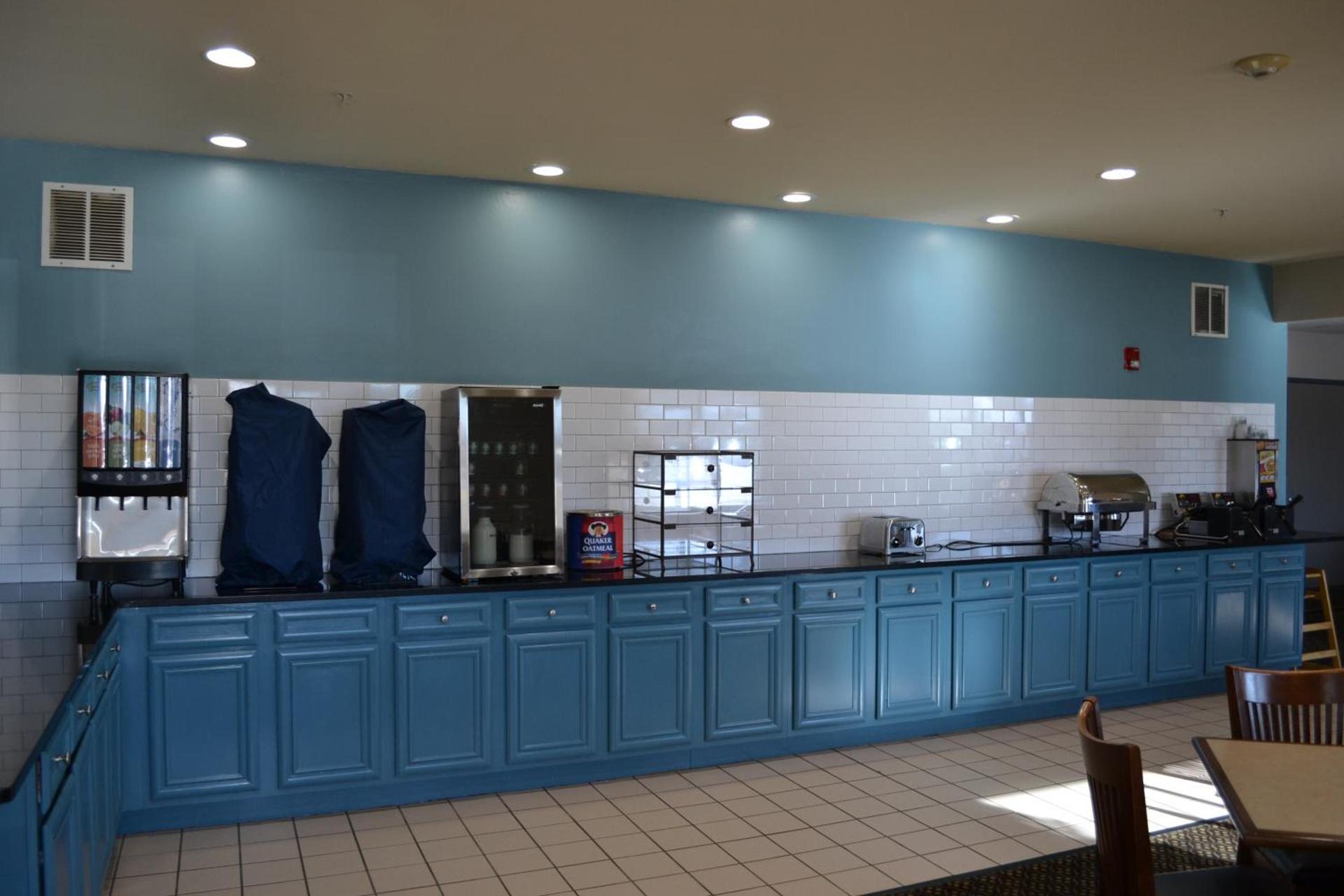 Country Inn & Suites by Radisson, Gurnee, IL photo 43