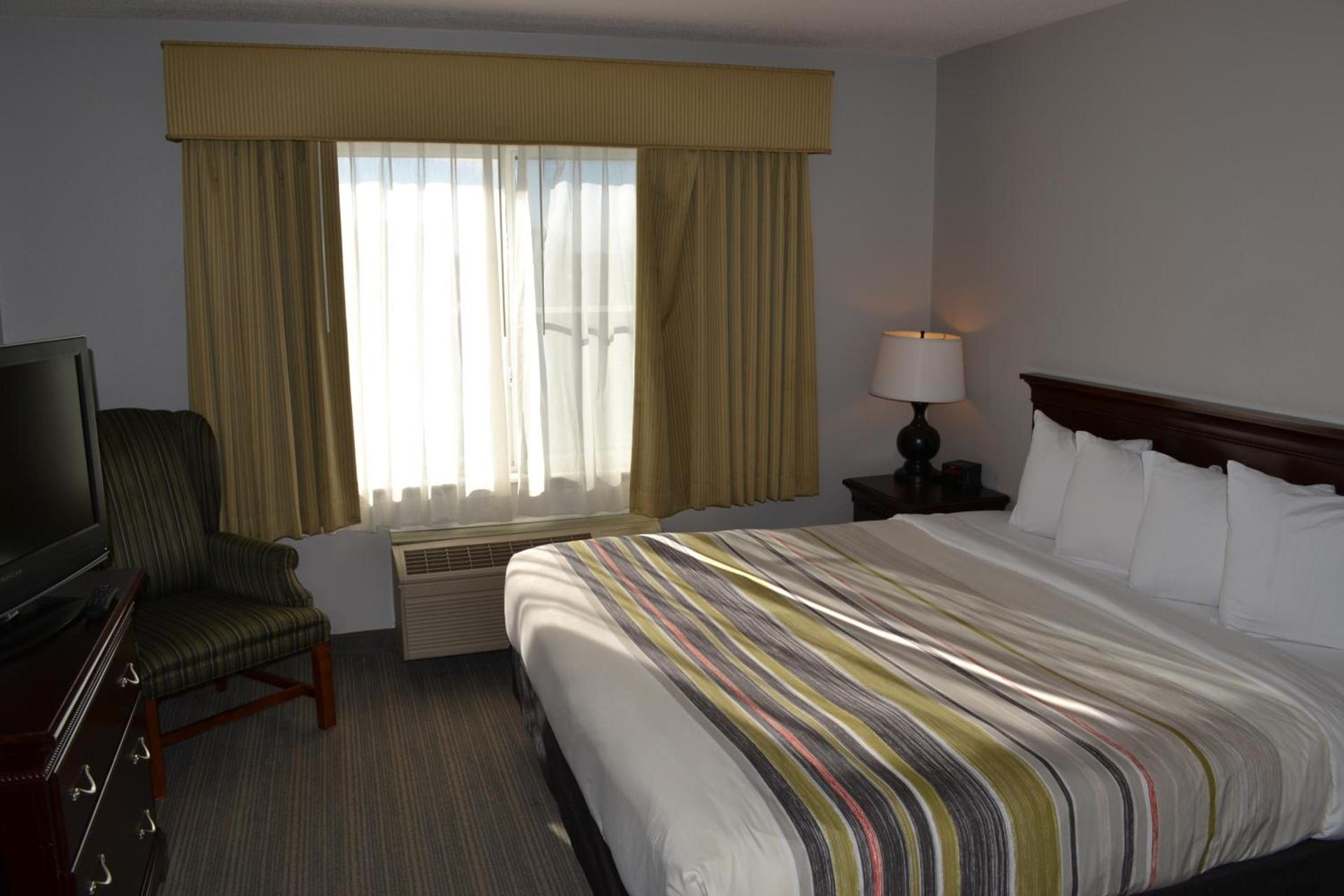 Country Inn & Suites by Radisson, Gurnee, IL photo 46