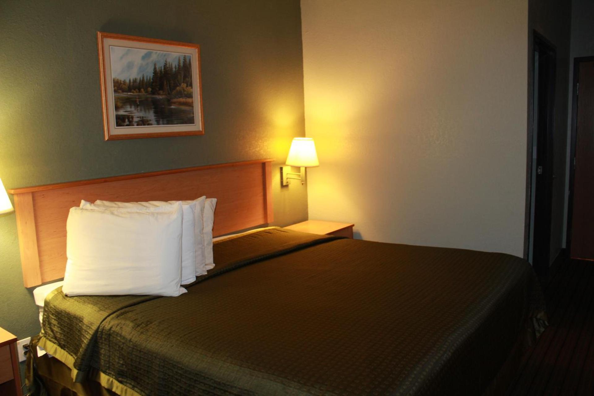 Booneslick Lodge - Jane photo 5