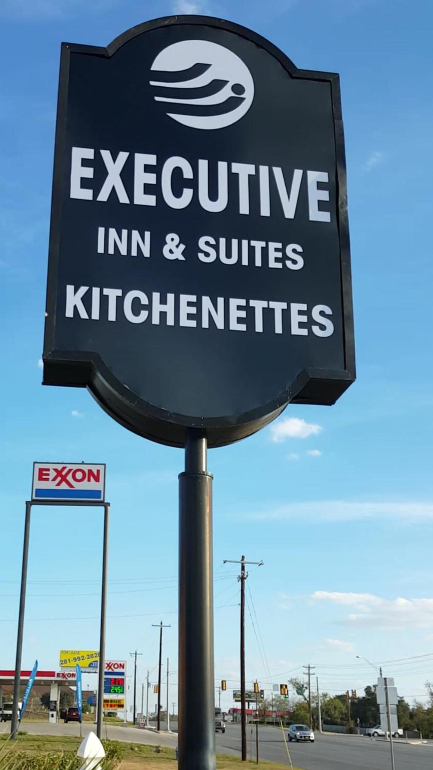 Executive Inn & Suites photo 6