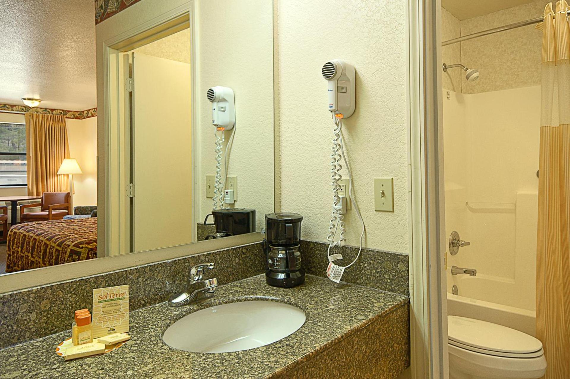 Days Inn by Wyndham Fordyce photo 11