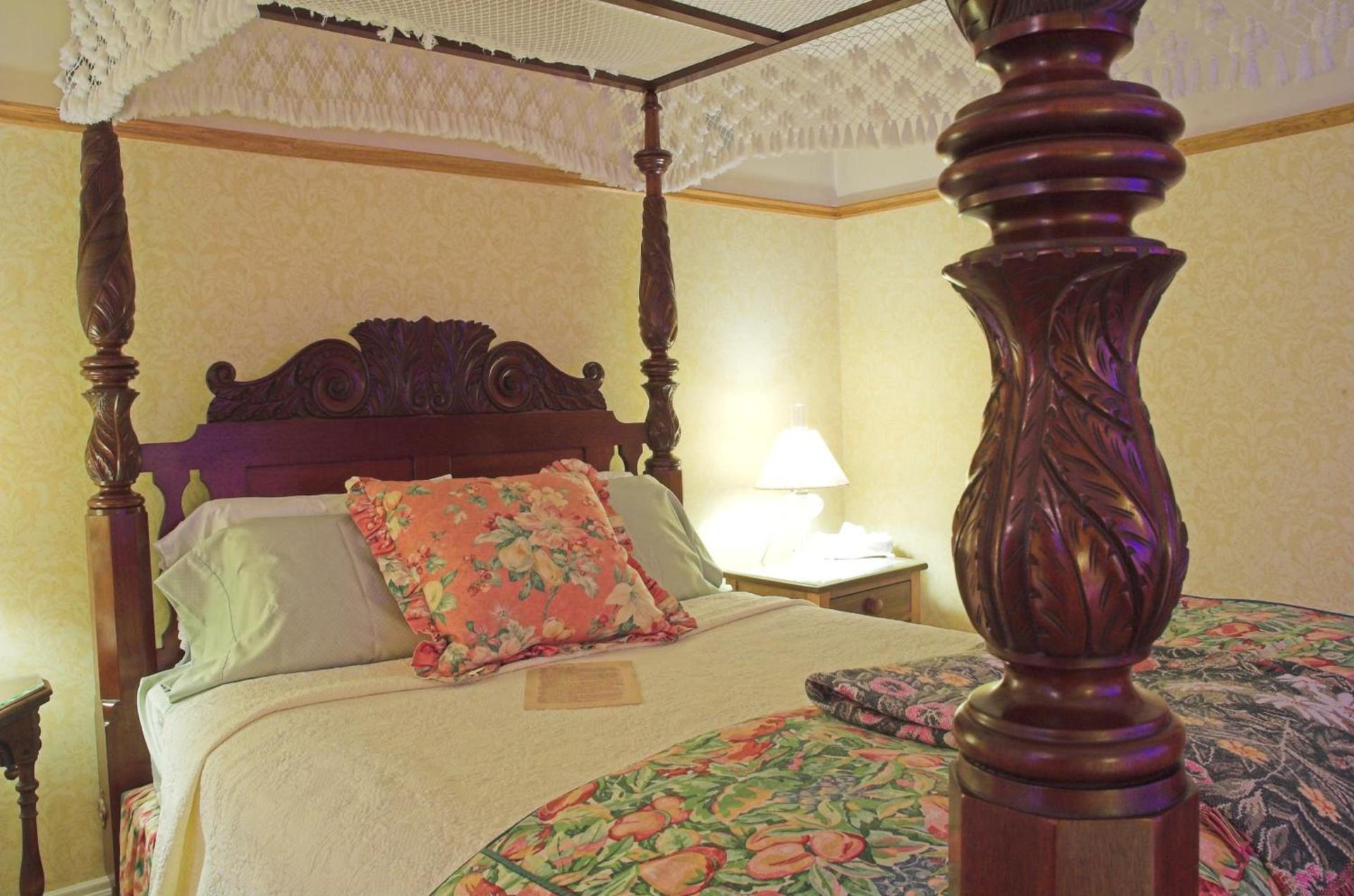White Lace Inn photo 44