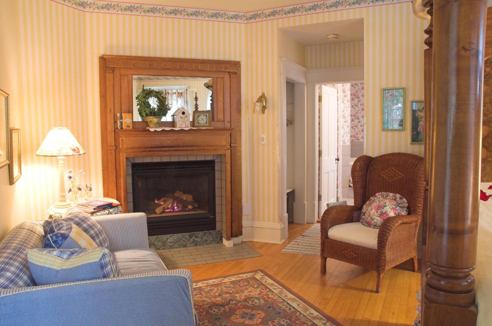 White Lace Inn photo 42