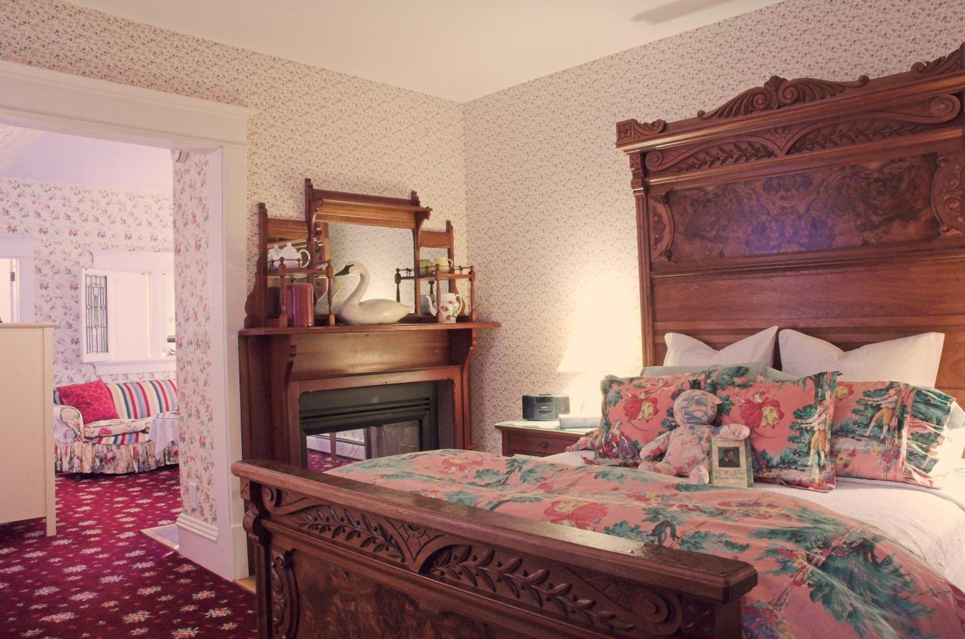 White Lace Inn photo 40