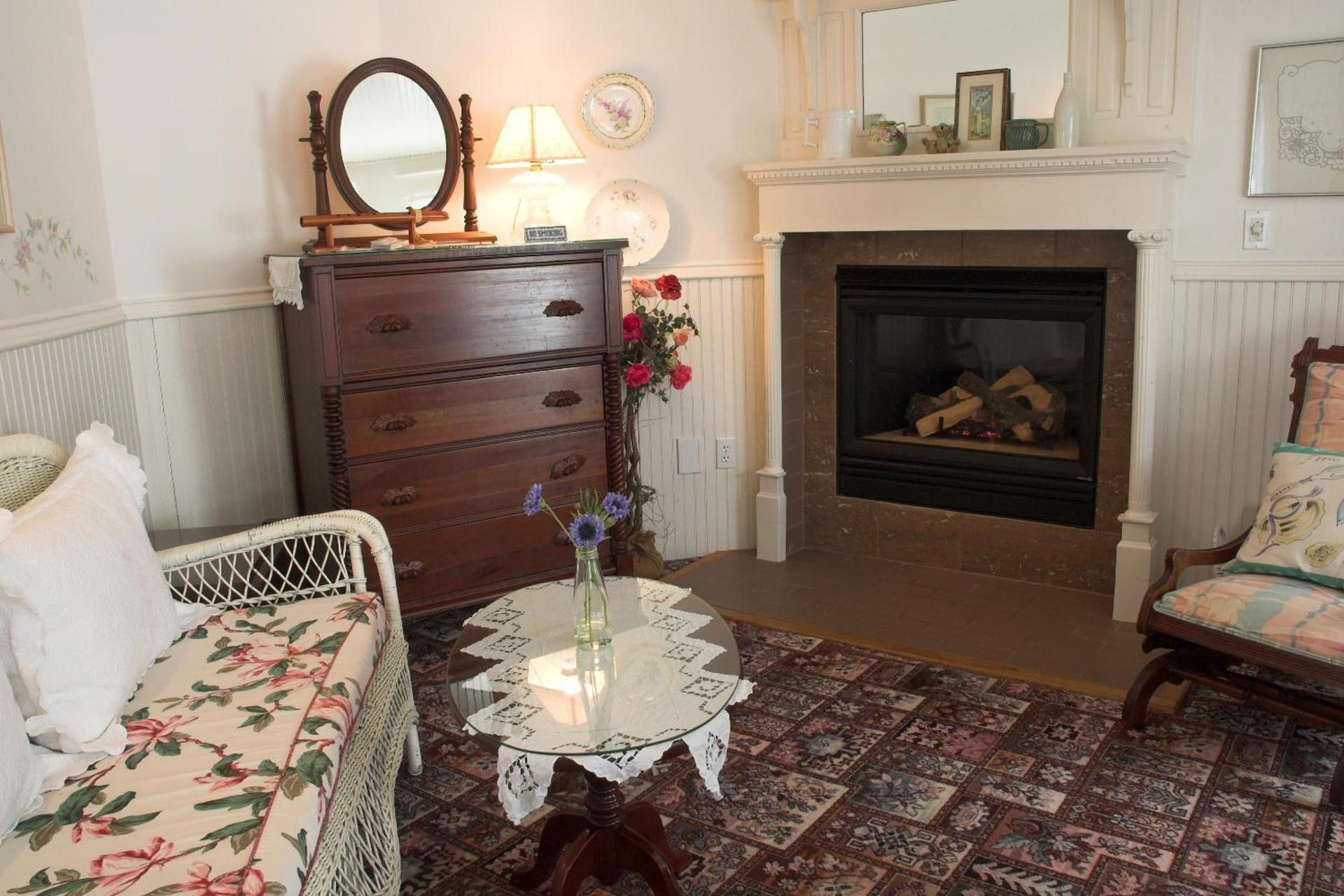 White Lace Inn photo 39