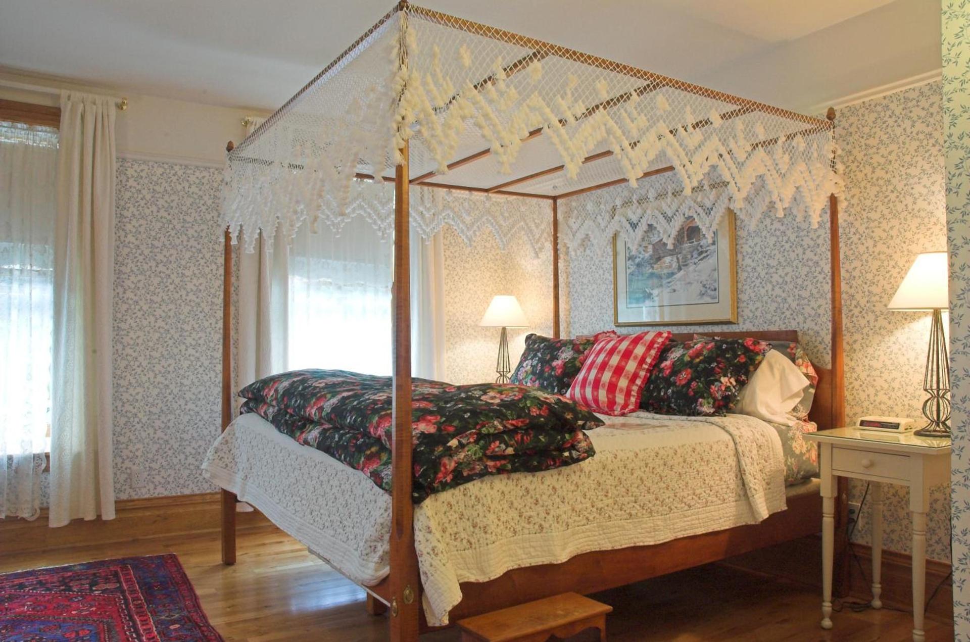 White Lace Inn photo 34